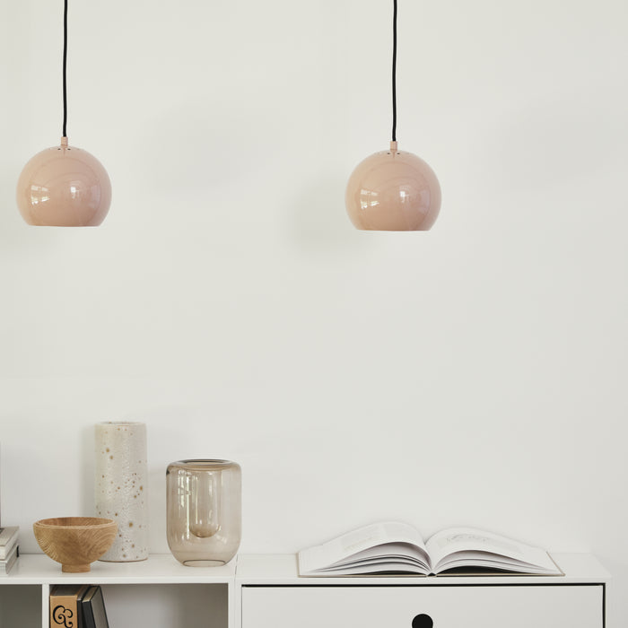 Frandsen Ball Metal Hanglamp Ø 18 cm - Nude Glossy