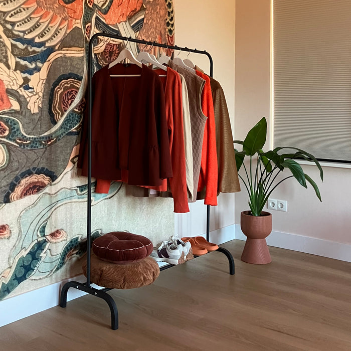 QUVIO Kledingrek met schoenen opbergruimte zwart