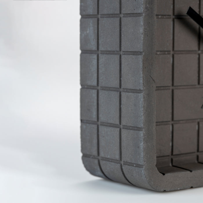 Zuiver Cute Concrete Tafelklok - Antracite