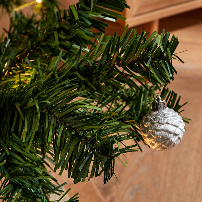 sweeek - Kunstkerstboom met decoratieset