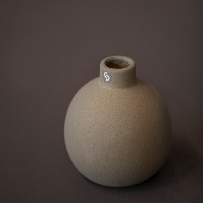 Storefactory albacken rond bruin vaasje (Ø 8 centimeter x 9