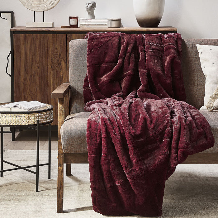 Beliani - TANTAN - Plaid - Bordeaux - 150 x 200 cm - Polyester