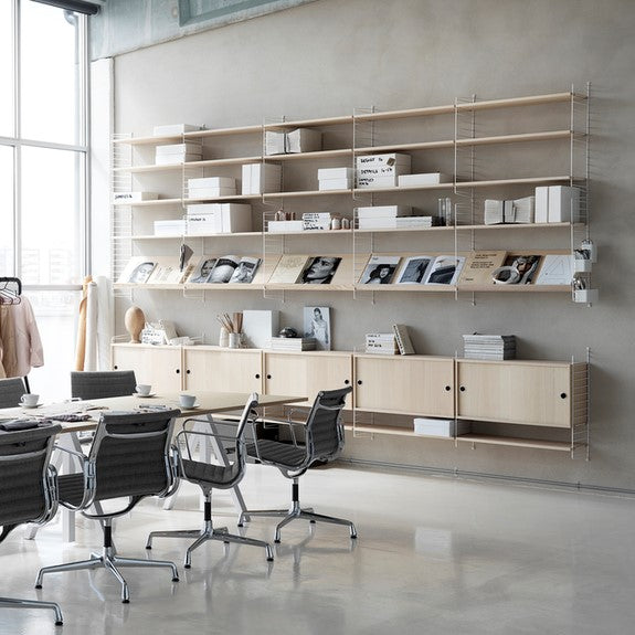 String Cabinet Kast met schuifdeuren