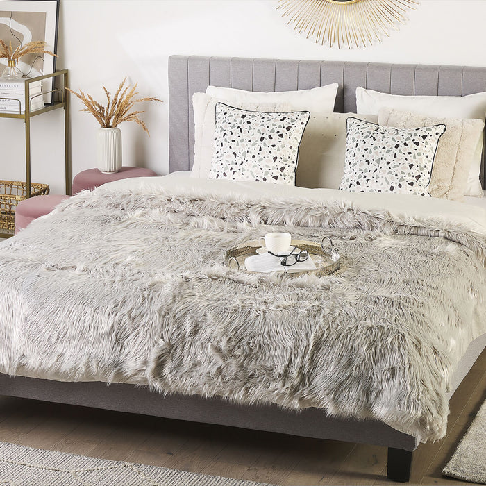 Beliani - DELICE - Plaid - Lichtgrijs - 200 x 220 cm - Acryl