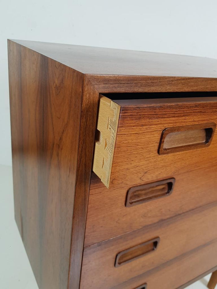 Reliving Vintage Deens Palissander Fineer 4 Lades