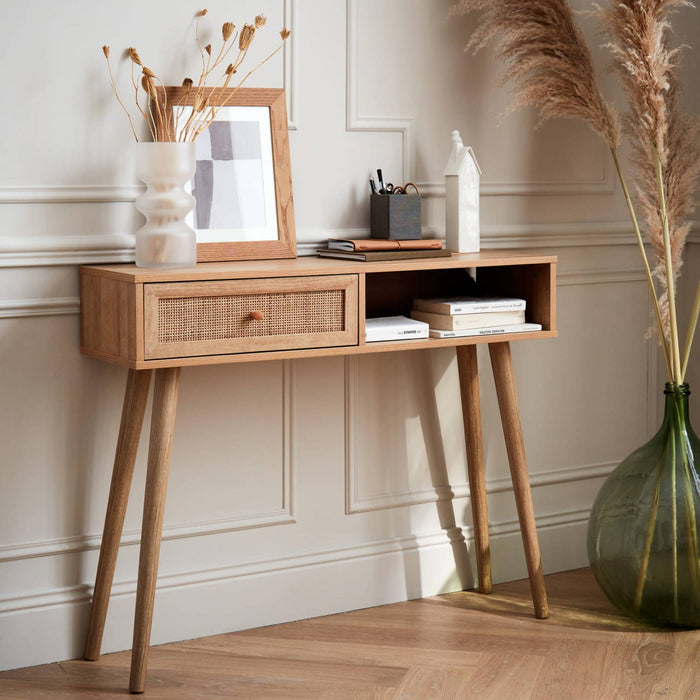 sweeek - Sidetable met rotan