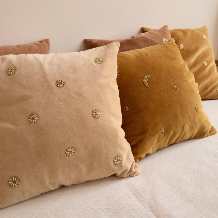 Á la Velvet Moon & Stars Sierkussen - Mustard