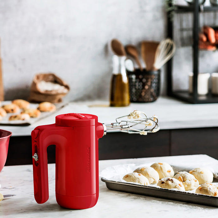 KitchenAid 5KHMB732 Cordless Handmixer - Keizerrood