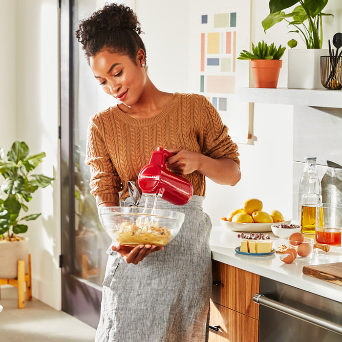 KitchenAid 5KHMB732 Cordless Handmixer - Keizerrood