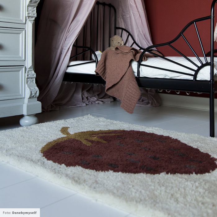 Ferm Living Fruitcana Tufted Strawberry Vloerkleed 80 x 120 cm