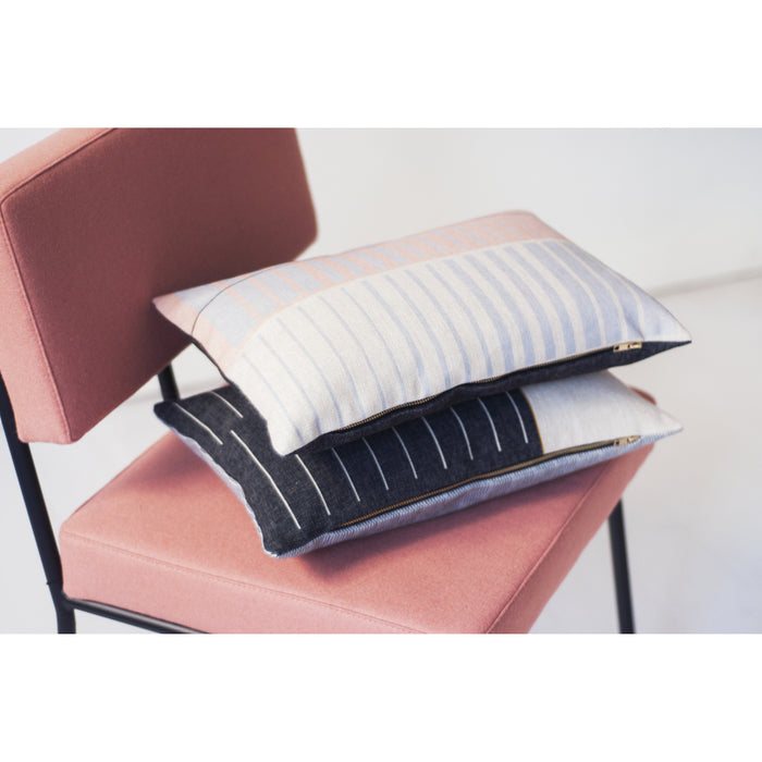 FEST Amsterdam Crush Smoke Sierkussen 30 x 45 cm