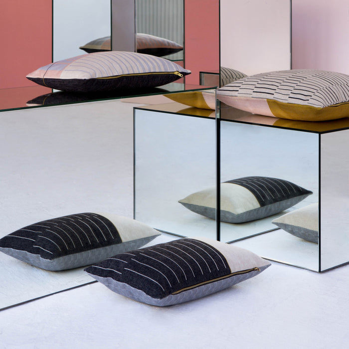 FEST Amsterdam Crush Smoke Sierkussen 30 x 45 cm