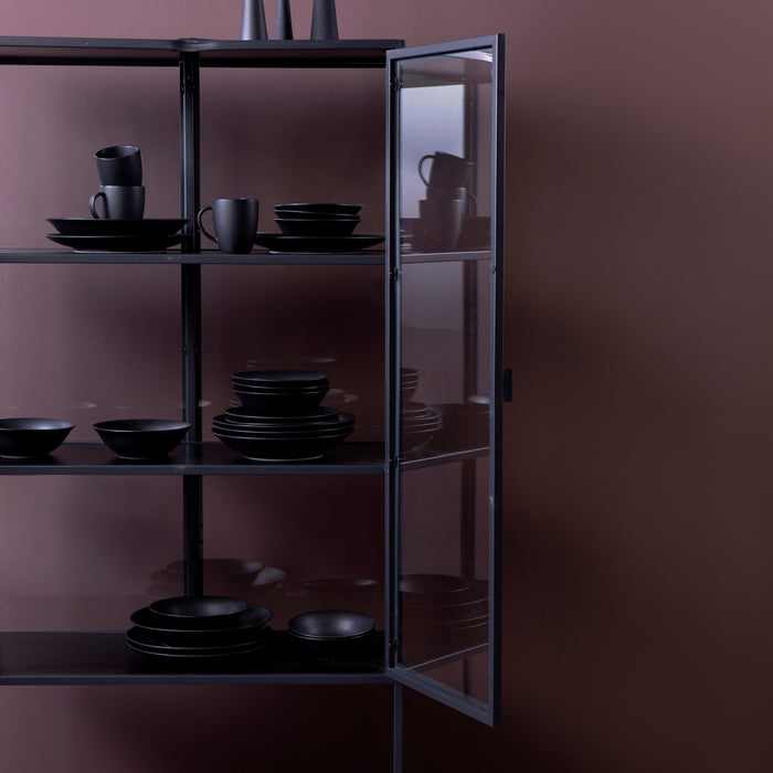 by fonQ Jaxon Vitrinekast 150 x 77 cm - Zwart