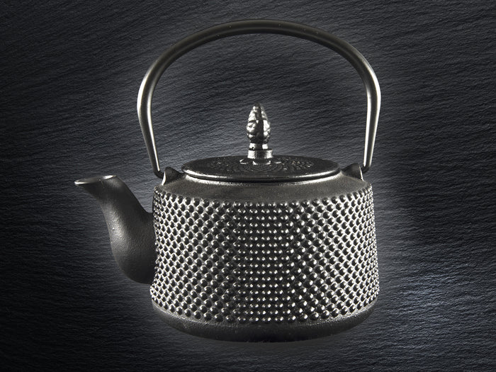 SakuraTea - Theepot - Gietijzer - Zwart - 0.75 L - Met RVS