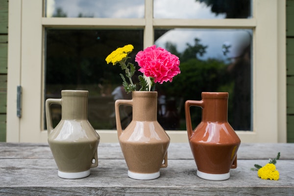 Return to Sender Steenrode vaas met handvat - small