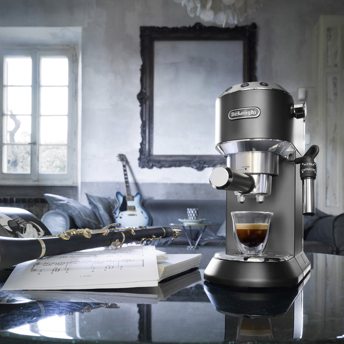 De'Longhi EC685.BK Dedica Halfautomatische Espressomachine