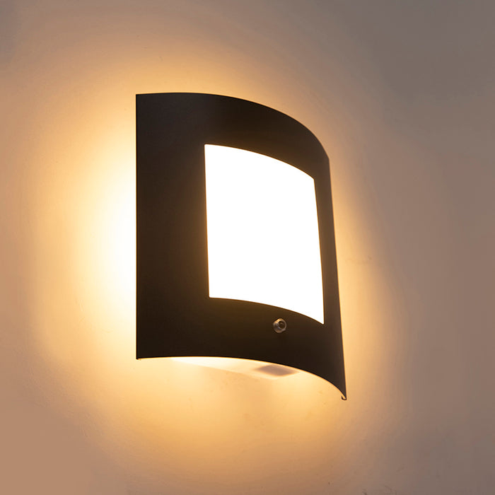QAZQA Buiten wandlamp antraciet IP44 schemersensor - Emmerald