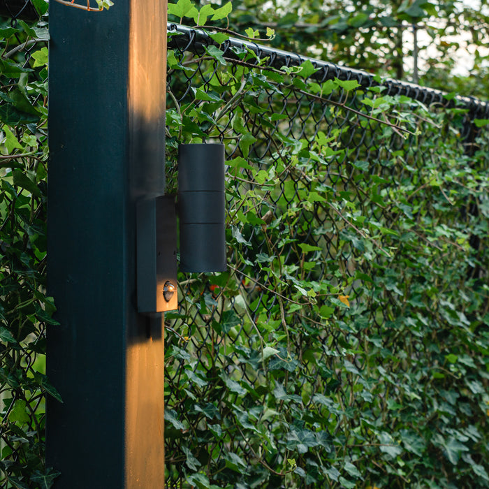 QAZQA Buitenwandlamp antraciet 2-lichts IP44 met bewegingssensor -