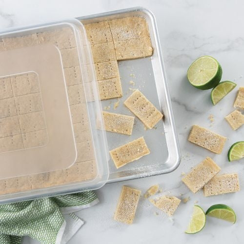 Nordic Ware - Bakplaat met Deksel, 45,5 x 32,8 cm, Aluminium - Nordic