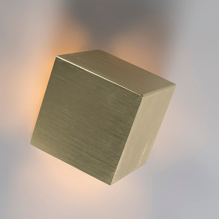 QAZQA Moderne wandlamp goud met lichteffect - Cube