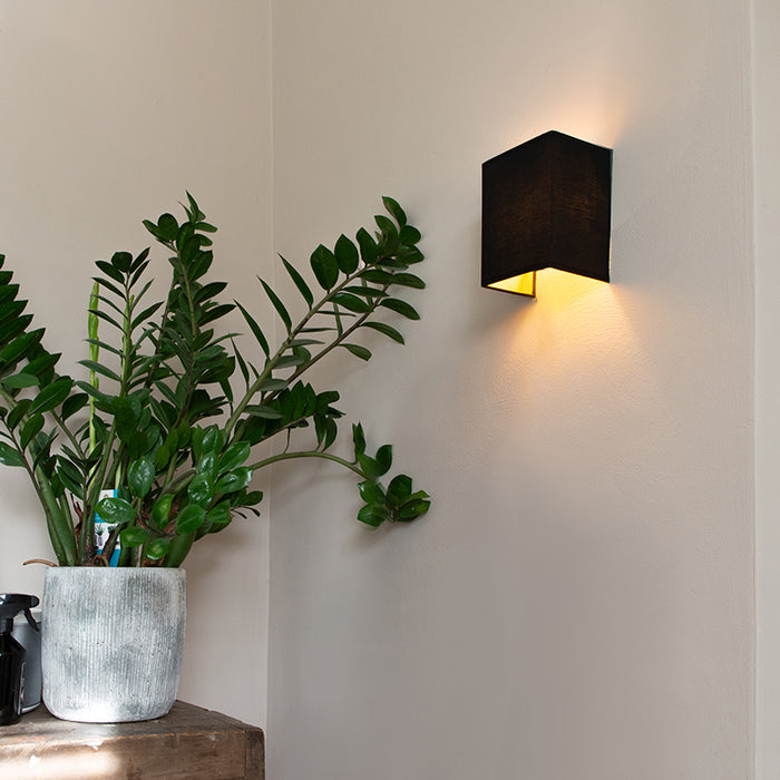 QAZQA Moderne wandlamp zwart en goud met stoffen kap - Vete