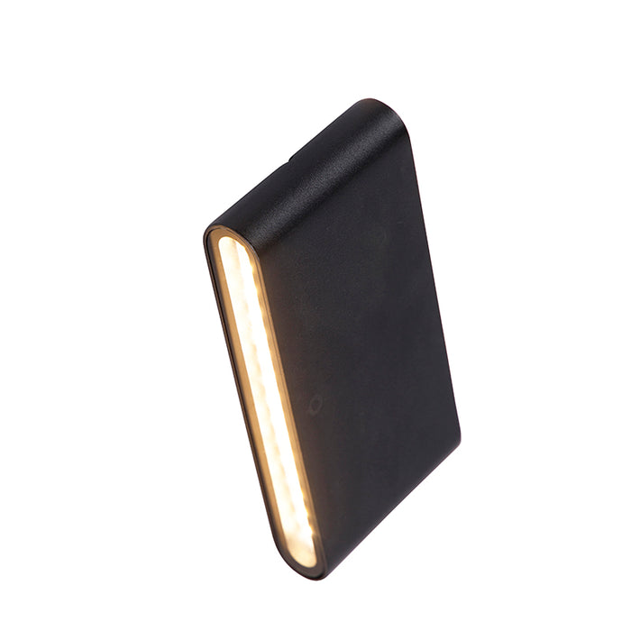 QAZQA Moderne buiten wandlamp zwart 17,5 cm incl. LED IP65 - Batt