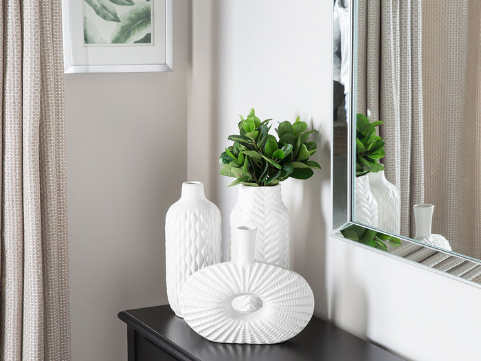 Beliani - XANTHOS - Decoratieve vaas - Wit - Keramiek