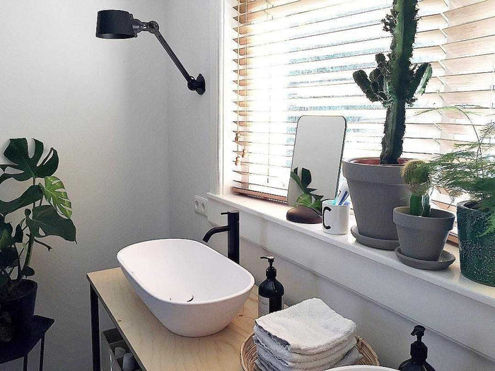 Tonone Bolt Sidefit wandlamp small met stekker Pure White