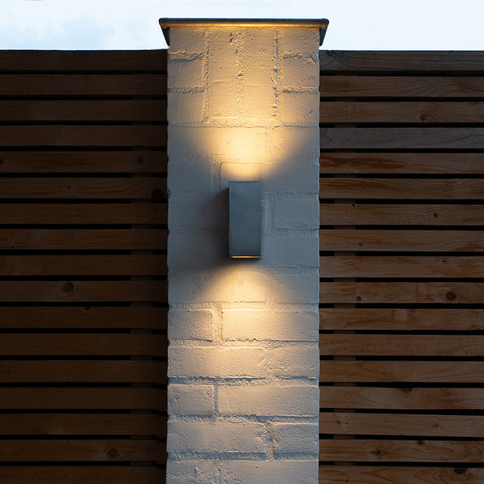 QAZQA Moderne wandlamp aluminium 2-lichts IP44 - Baleno