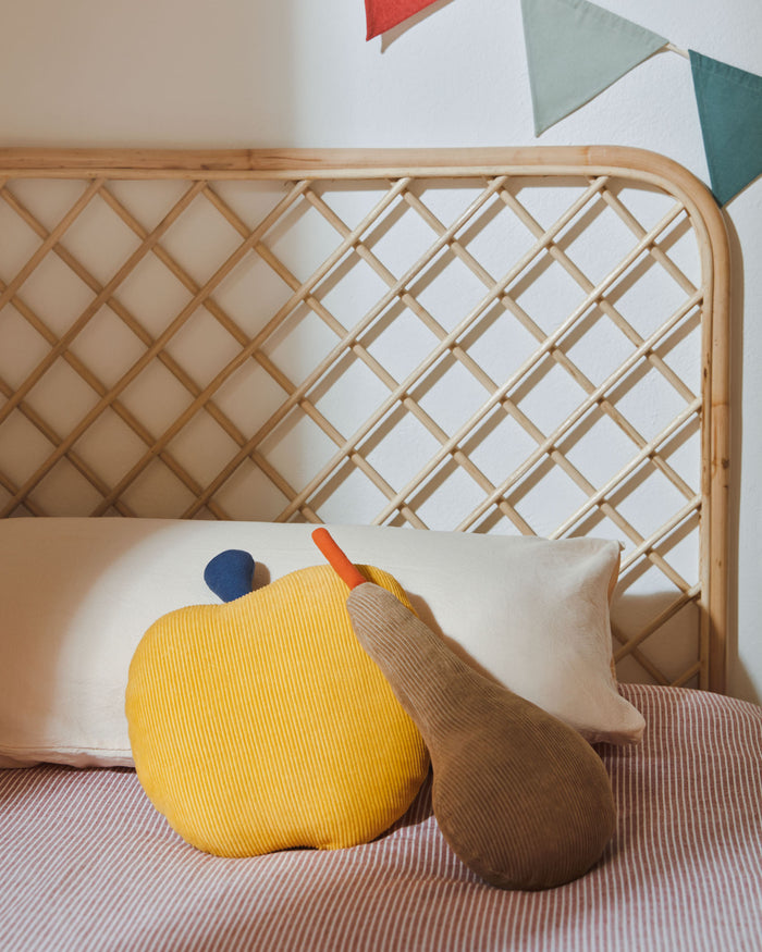 Kave Home - Amarantha peervormig kussen, 100% groen katoen