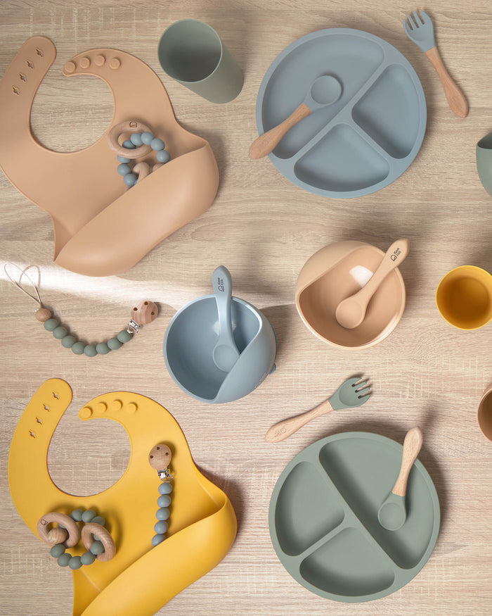 Kave Home - Bekers Epiphany set van 2 van siliconen in mosterdgeel