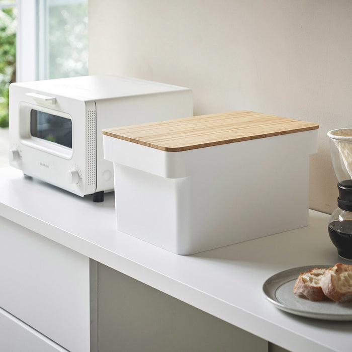 Yamazaki Tower Broodtrommel met Messenhouder