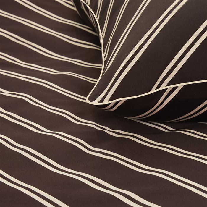 vtwonen Diagonal Dekbedovertrek 240 x 200/220 cm - Donkerrood