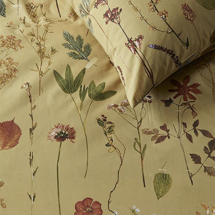 Ariadne at Home Flore Dekbedovertrek 240 x 200/220 cm - Okergeel