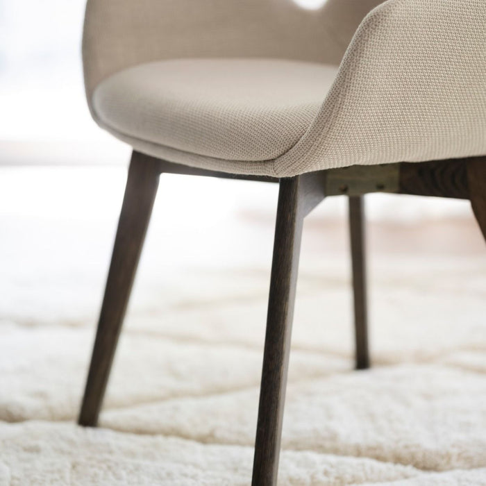 Rowico Home Drimsdale Eetkamerstoel Beige - Met Armleuning