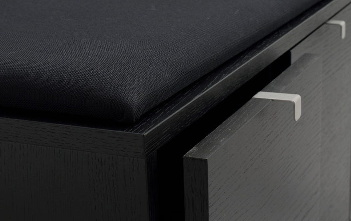 Rowico Home Confetti houten bank zwart met zwart zitkussen - 106 x 45