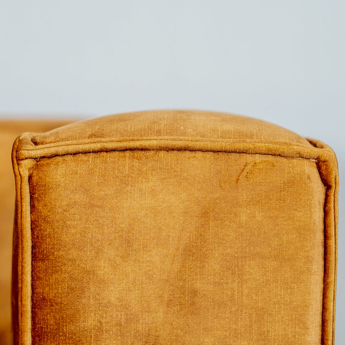 Bronx71 Velvet hoekbank Memphis okergeel links