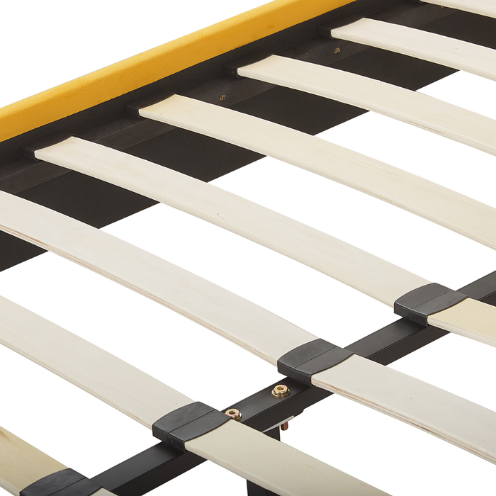 Beliani - FLAYAT - Tweepersoonsbed - Geel - 180 x 200 cm - Fluweel