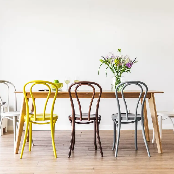 Fameg Vienna Thonet No.18 Houten Bistrostoel Walnoot