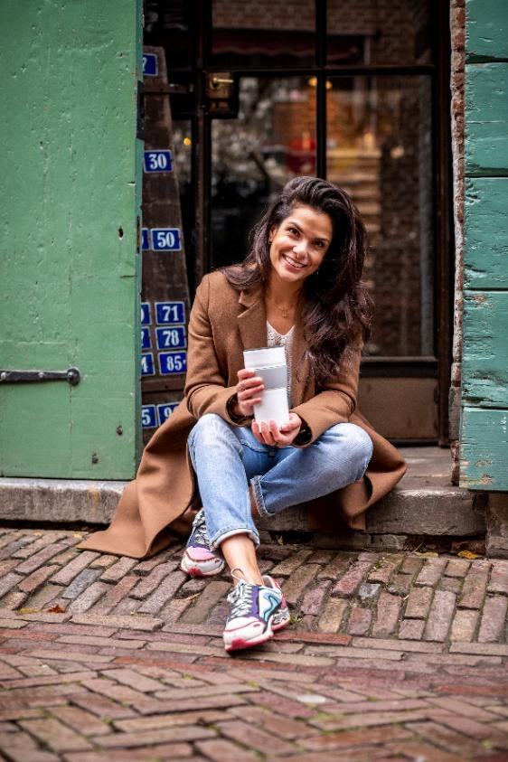 Koziol - Herbruikbare Koffiebeker met Deksel, 0.7 L, Organic Grijs - K