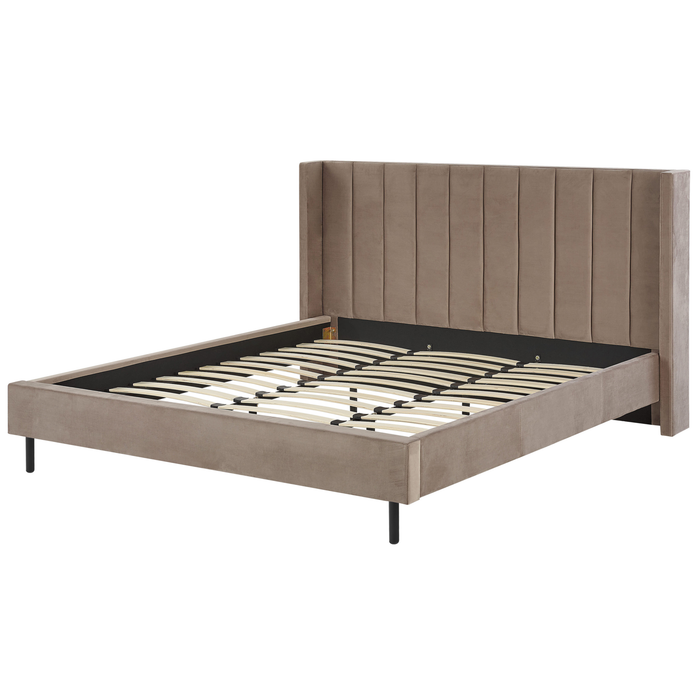 Beliani - VILLETTE - Tweepersoonsbed - Taupe - 180 x 200 cm - Fluweel