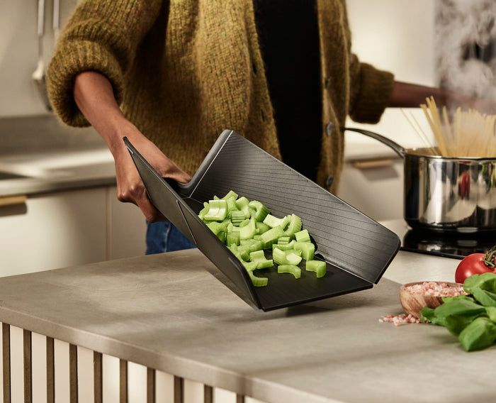 Opvouwbare Snijplank, Klein, Zwart - Joseph Joseph | Chop2Pot Plus
