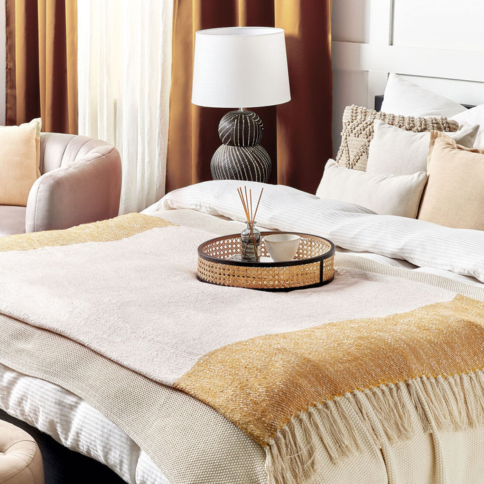 Beliani - SALME - Plaid - Beige - 130 x 170 cm - Katoen