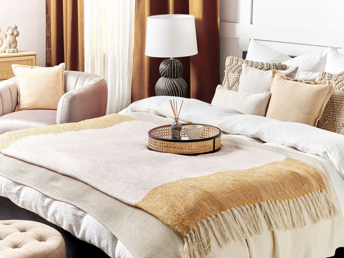 Beliani - SALME - Plaid - Beige - 130 x 170 cm - Katoen