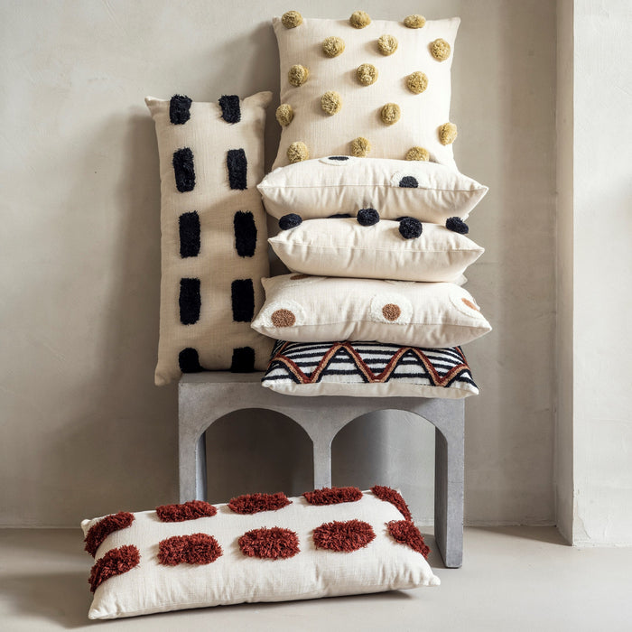vtwonen Pompom Sierkussen L 45 x B 45 cm - Zwart