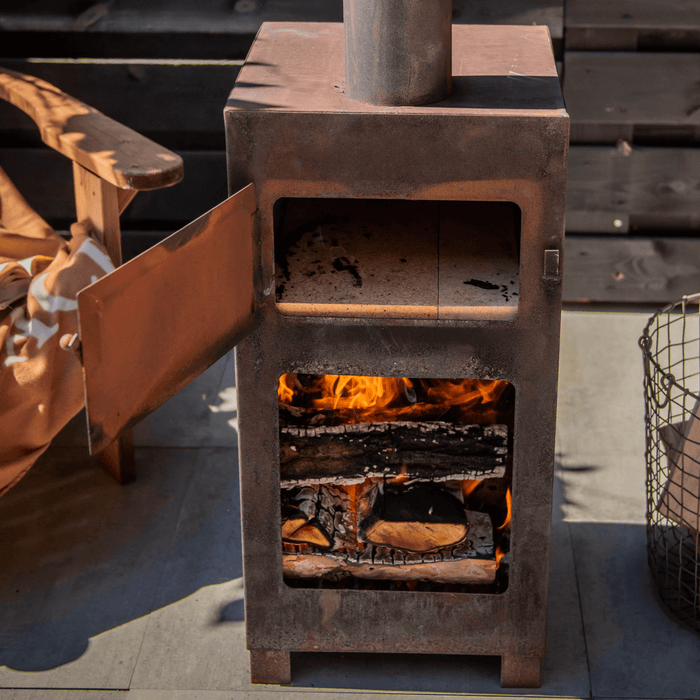 Esschert Design Terraskachel met pizzaoven roestkleurig