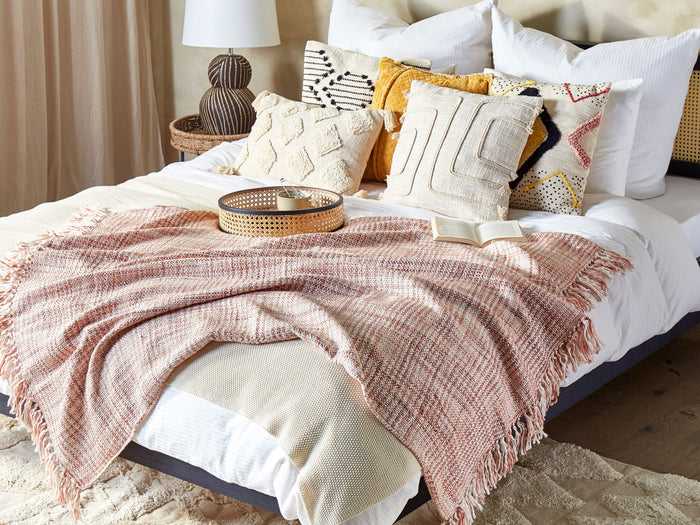 Beliani - DEURALI - Plaid - Goudbruin - 125 x 150 cm - Acryl