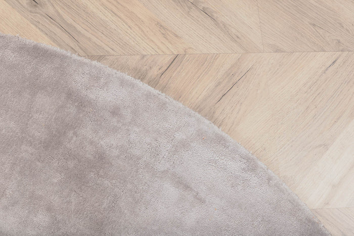 Hioshop Indra vloerkleed Ø200 cm viscose grijs.