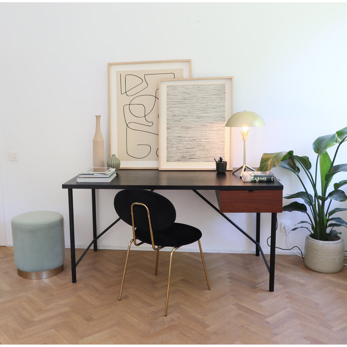 Furnified - Eettafelstoel - Hugo - Zwart Velvet - Gouden Poten