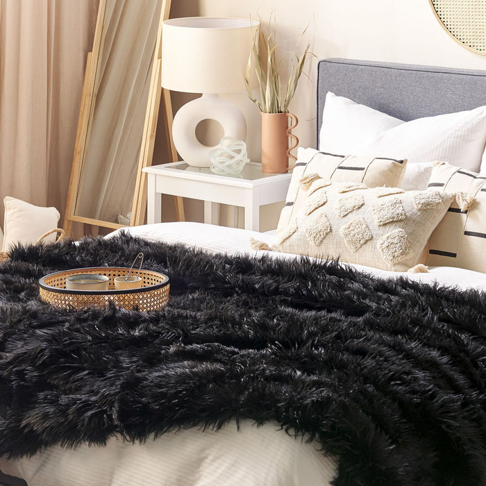 Beliani - DELICE - Plaid - Zwart - 150 x 200 cm - Acryl